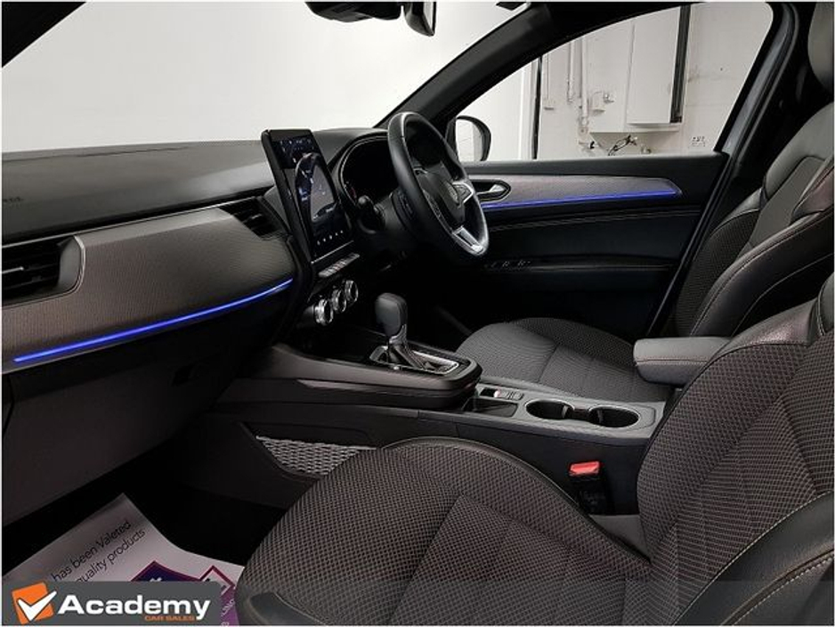 2024 Renault Arkana - image 9