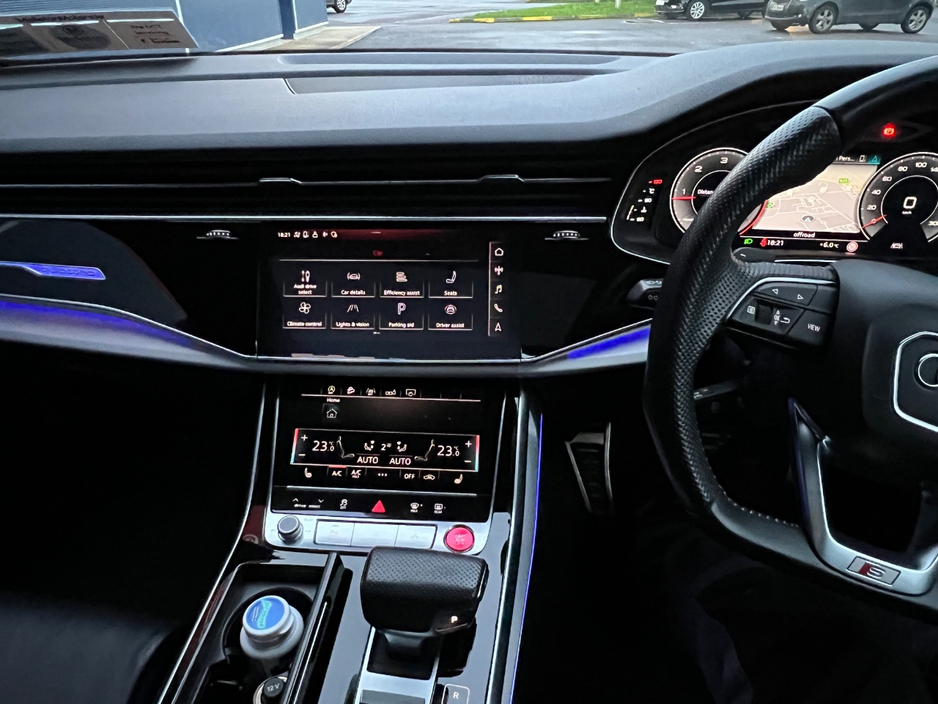2019 Audi Q8 - image 24