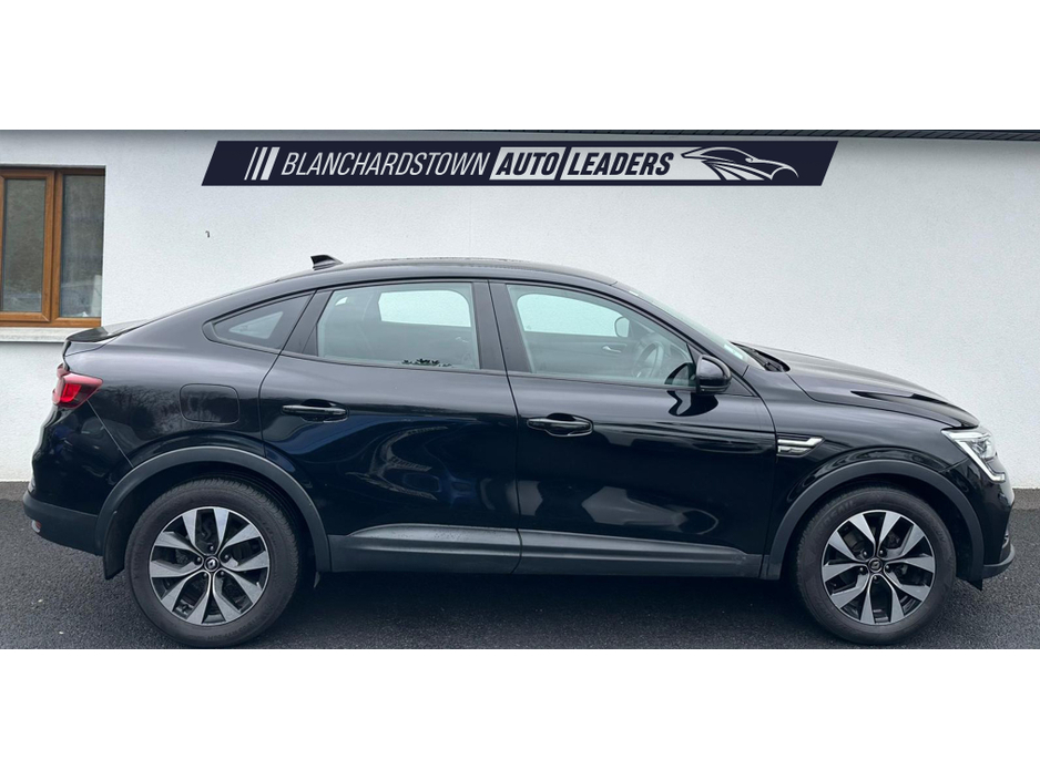 2023 Renault Arkana - image 9