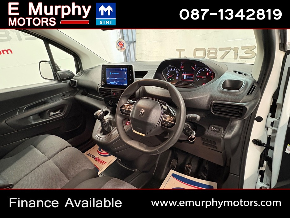 2022 Peugeot Partner - image 20