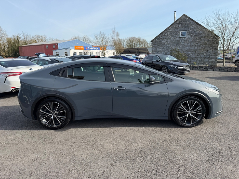 2023 Toyota Prius - image 12