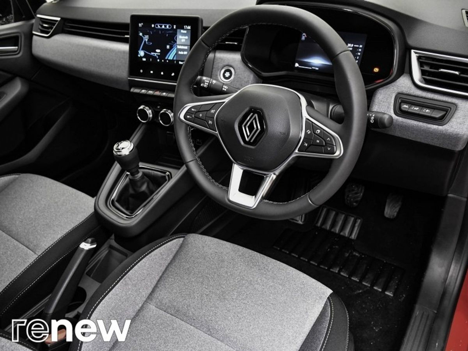 2025 Renault Clio - image 6