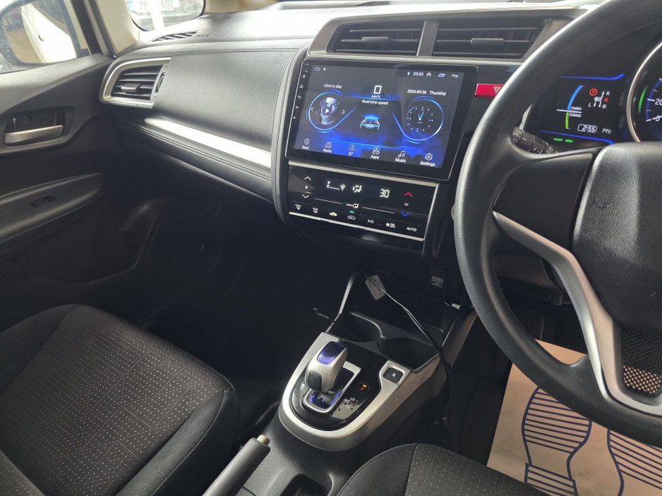 2016 Honda Fit - image 9