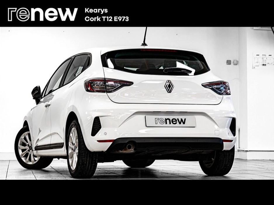 2025 Renault Clio - image 3