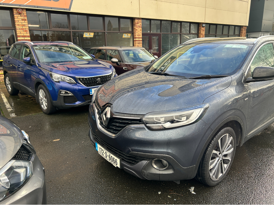 2017 Renault Kadjar AUTOMATIC///ONLY 99000KLMS//I OWNER IRISH CAR///NCT 2027///TAX 190E///TOP OF THE RANGE SIGNATURE MODEL///PAN ROOF///SAT NAV//REVERSE CAMER///STUNNING CAR €14,950