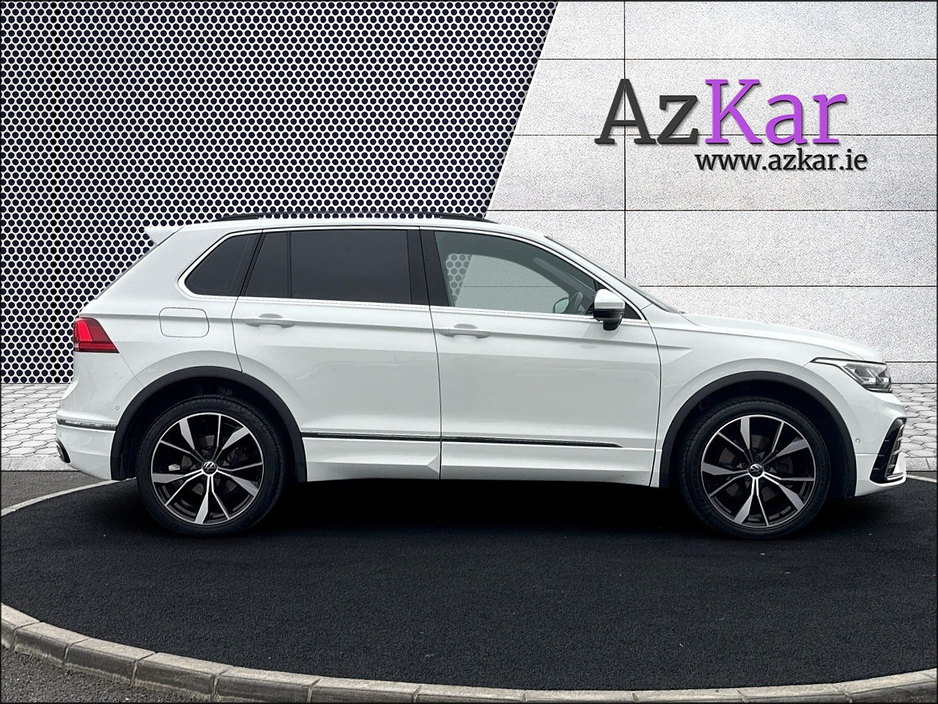 2023 Volkswagen Tiguan - image 9