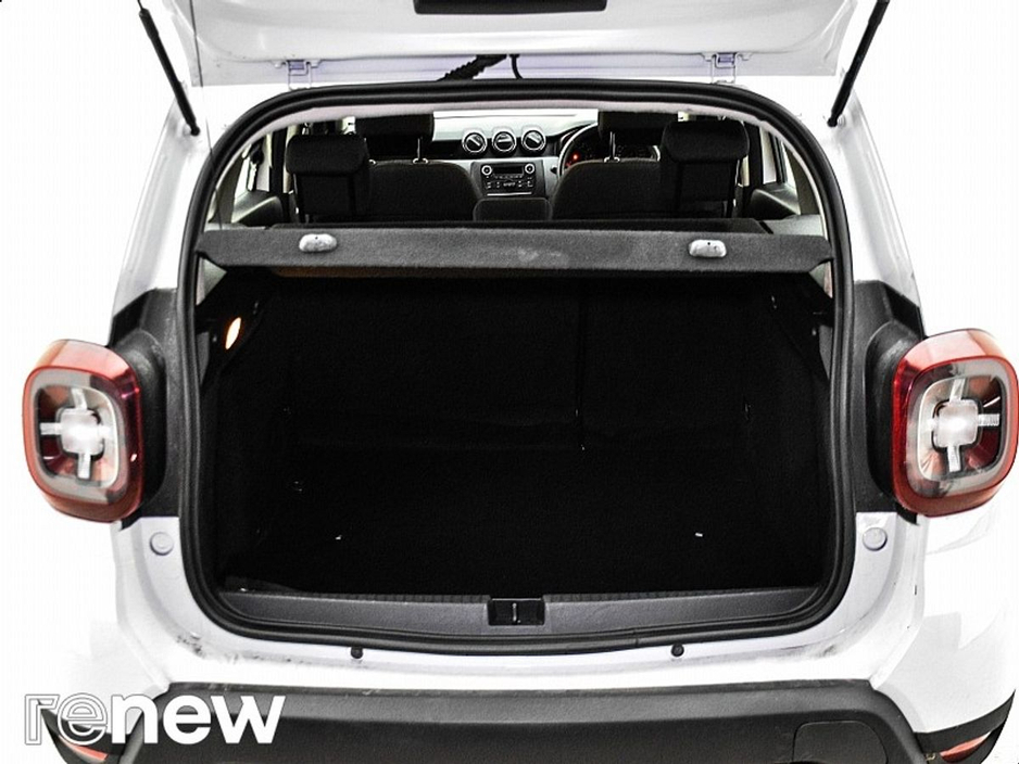 2021 Dacia Duster - image 12