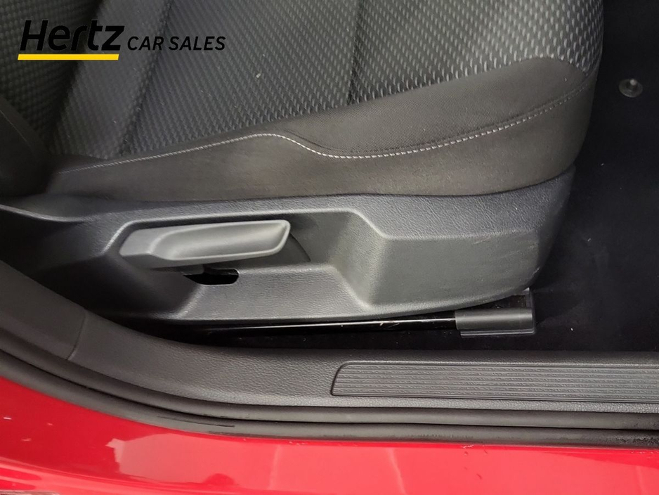 2019 Volkswagen Golf - image 19