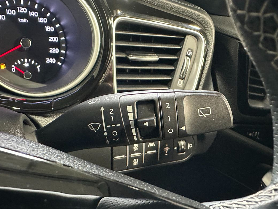 2022 Kia Ceed - image 19