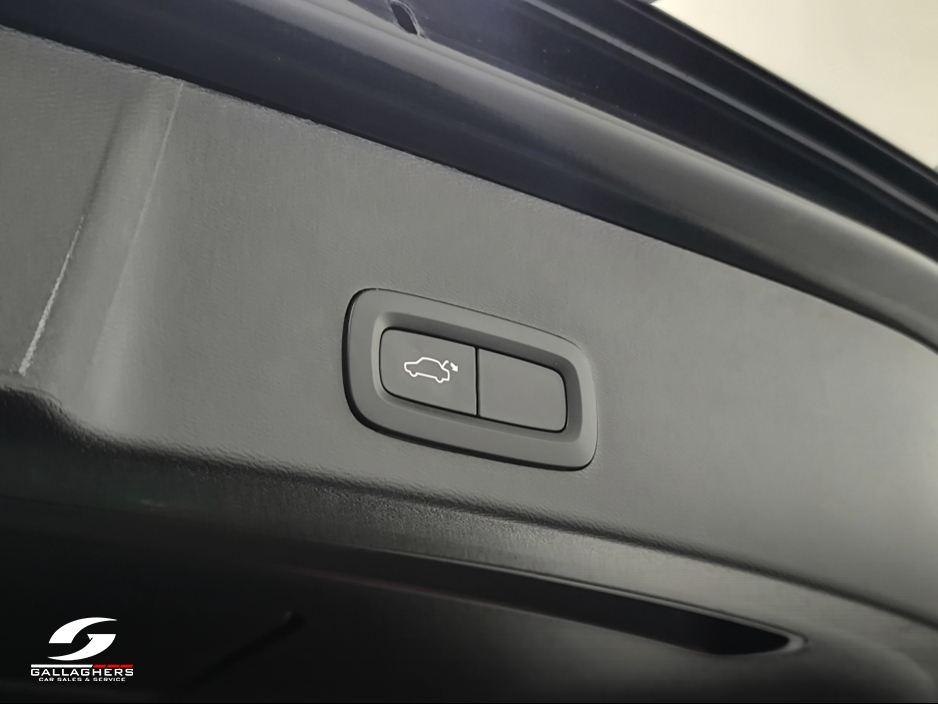 2022 Volvo XC40 (221) R-DESIGN T4 RECHARGE AUTO €33,995