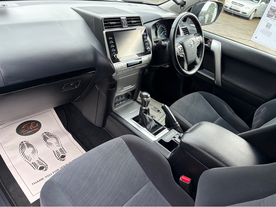 2021 Toyota Landcruiser - image 11