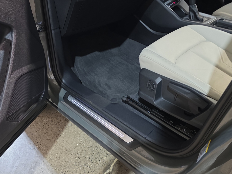 2023 Audi Q3 - image 21