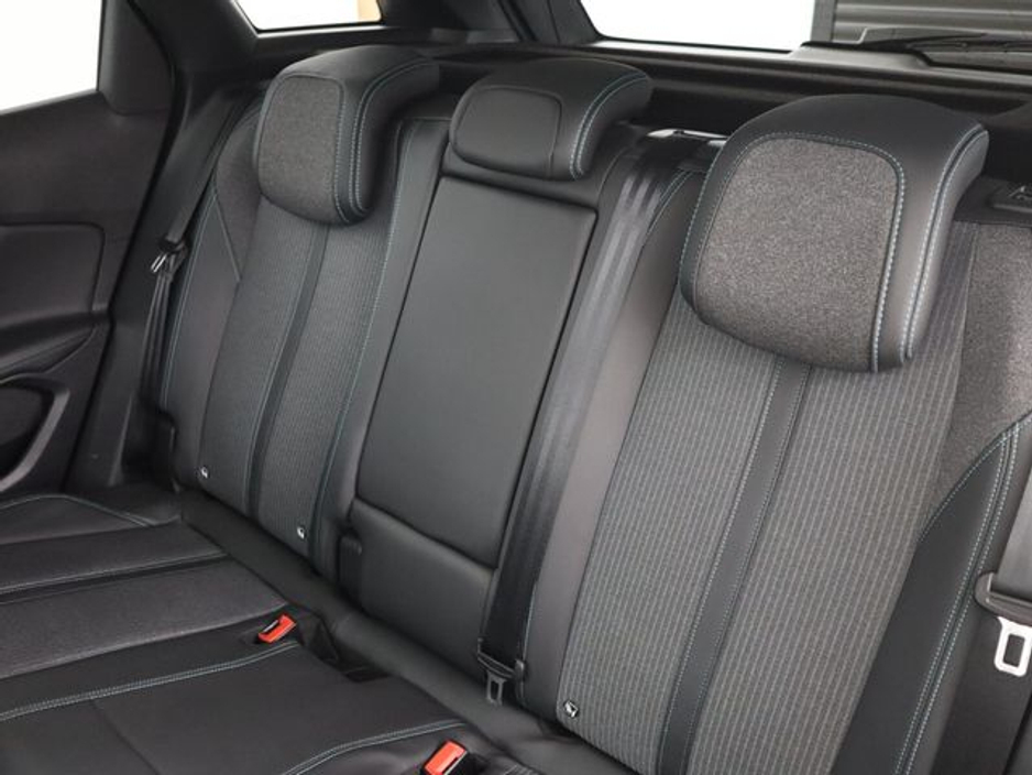 2021 Peugeot 3008 - image 17