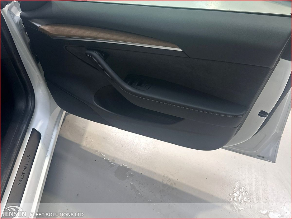 2023 Tesla Model 3 - image 15