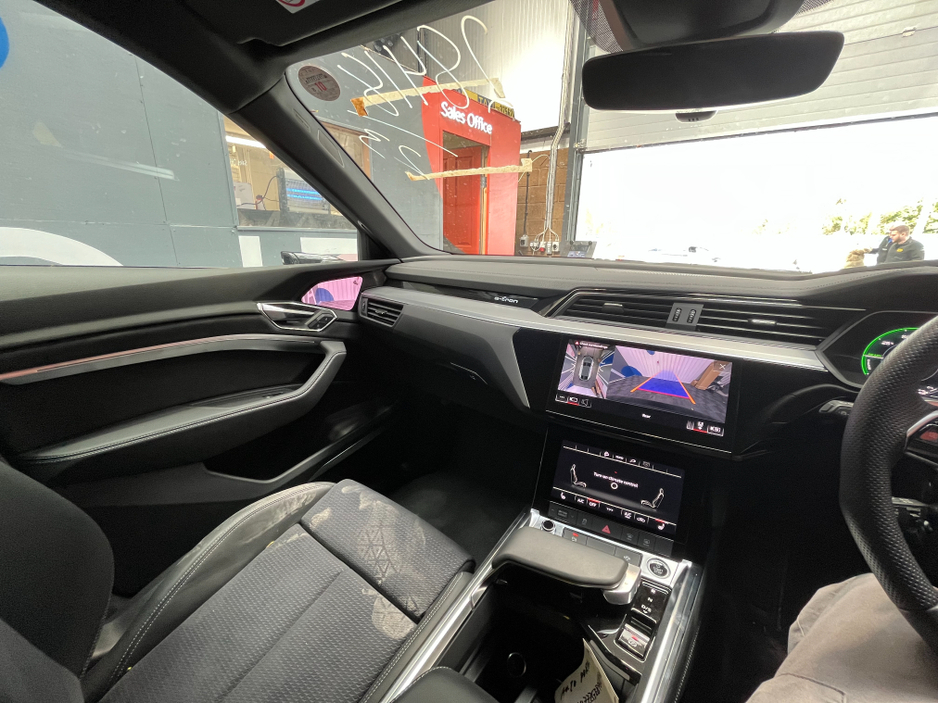 2023 Audi e-tron - image 19