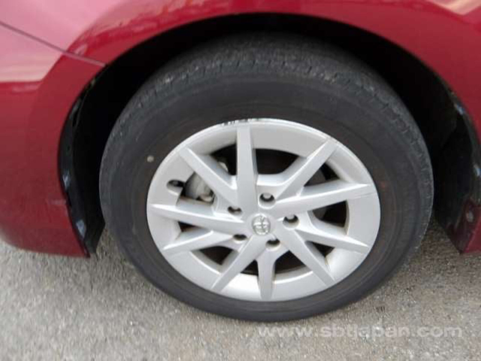 2020 Toyota Prius - image 4