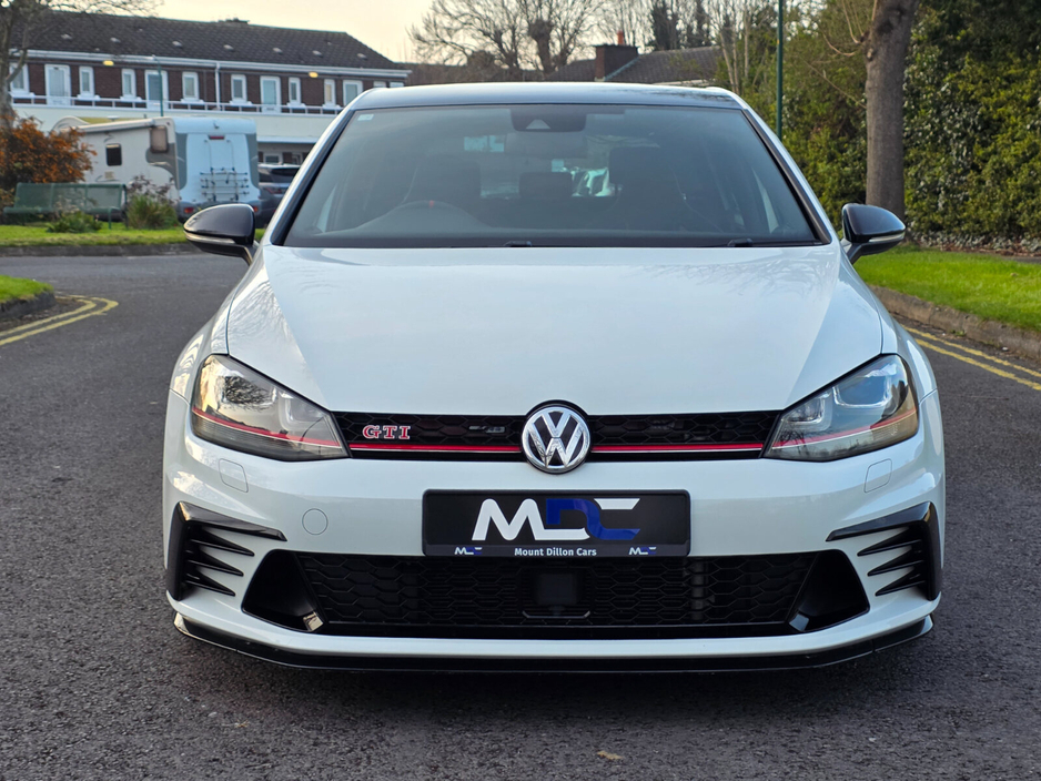 2016 Volkswagen Golf - image 14