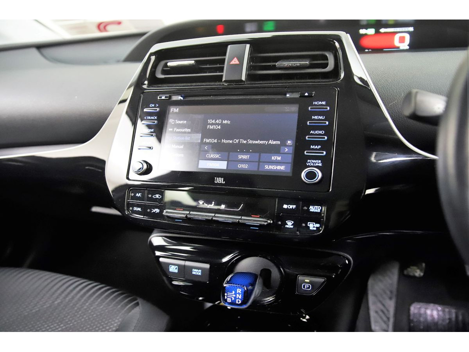 2020 Toyota Prius - image 24