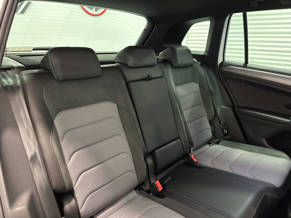 2019 Volkswagen Tiguan - image 40
