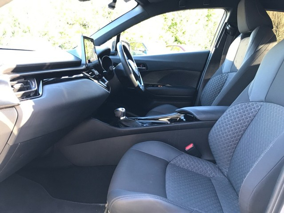 2023 Toyota C-HR HYBRID SPORT - GRANDONS €27,995