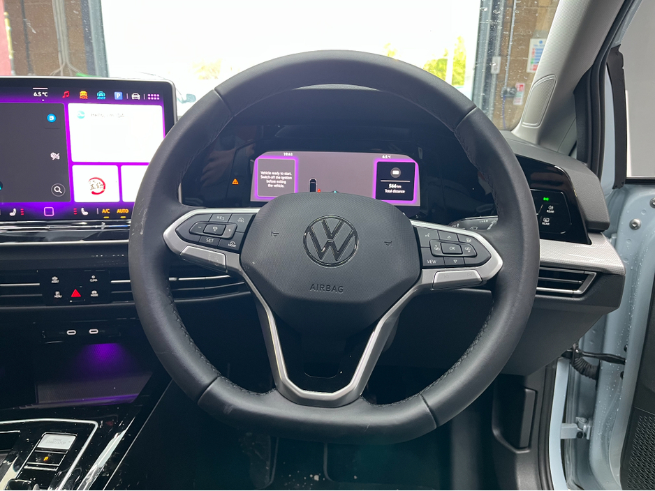 2025 Volkswagen Golf 2025 VOLKSWAGEN GOLF 5D 2.0 AUTOMATIC / CRUISE CONTROL / REVERSE CAMERA / HEATED SEATS / PADDLE SHIFTERS / APPLE CARPLAY / AMBIENT LIGHTS