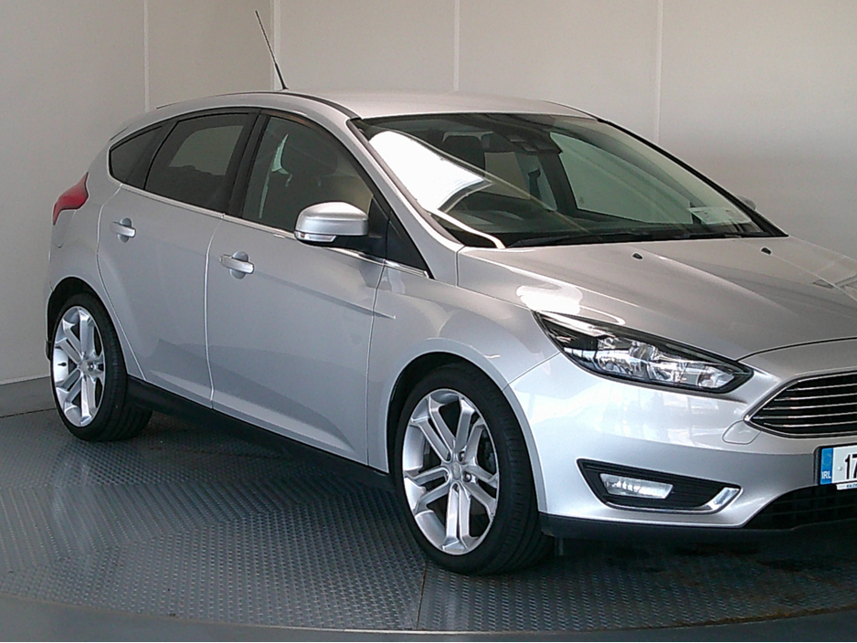 2017 Ford Focus - image 9