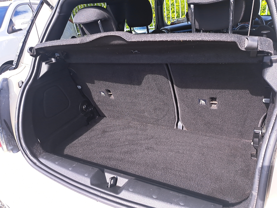 2016 MINI Cooper S - image 18