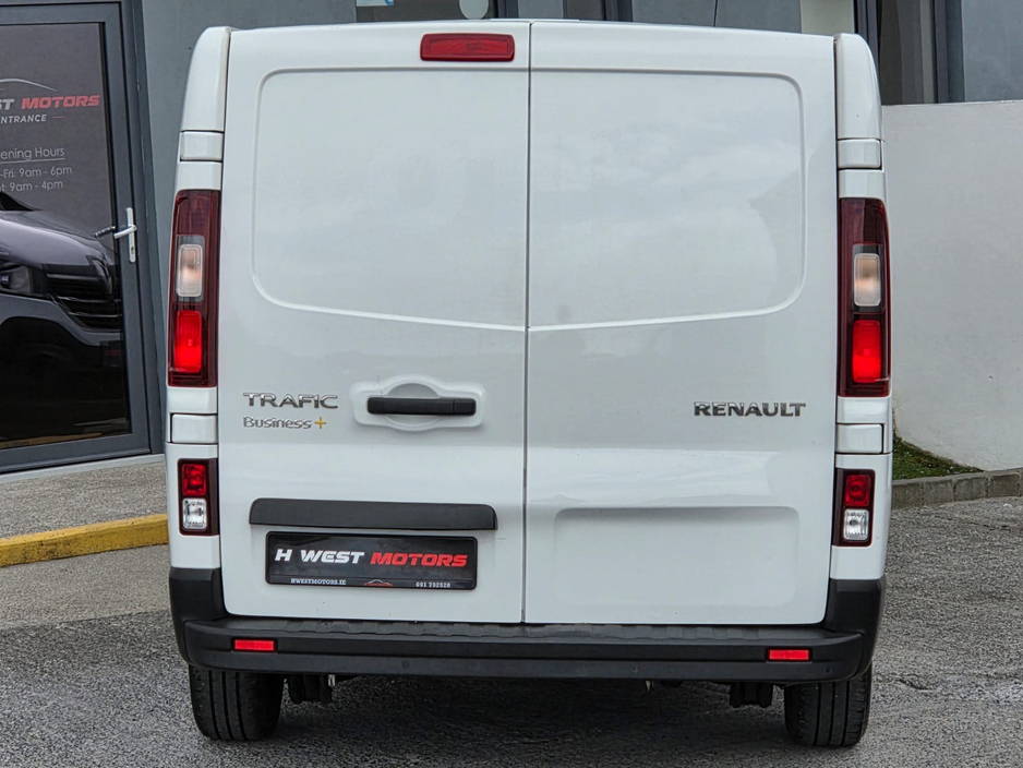 2021 Renault Trafic - image 7