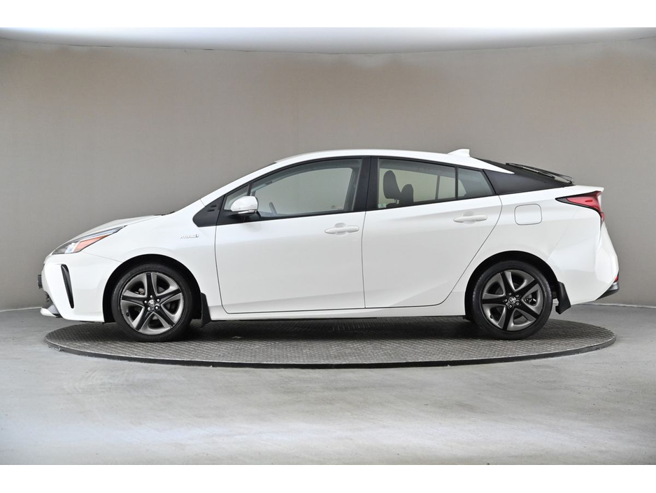 2020 Toyota Prius - image 5