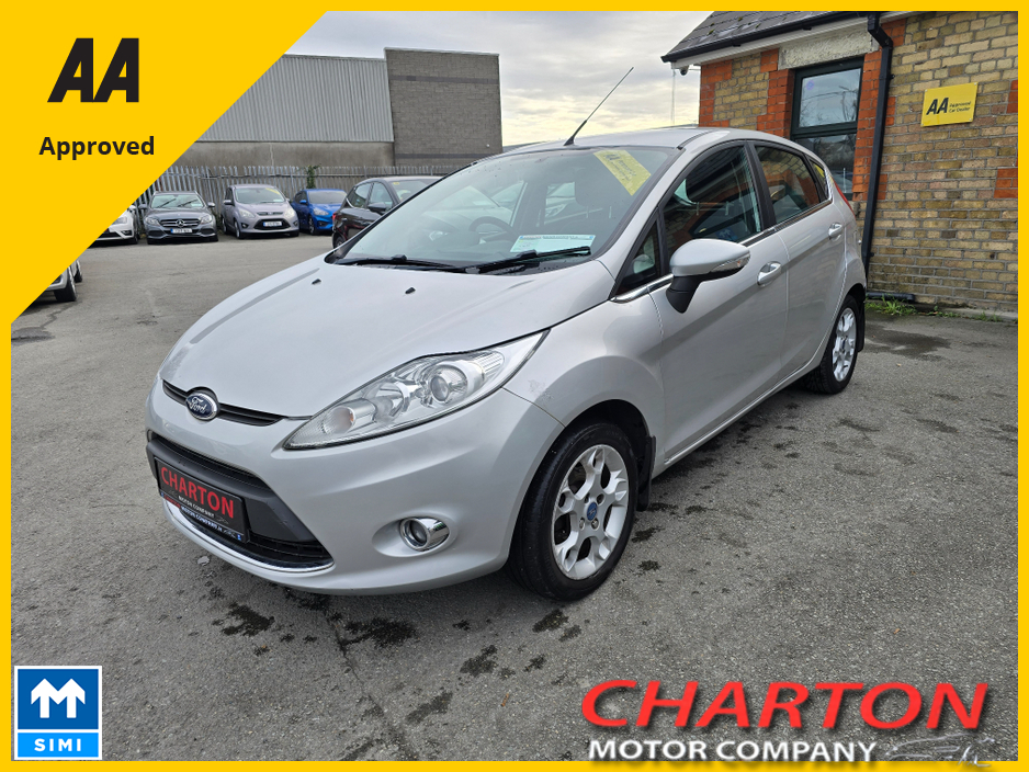 2012 Ford Fiesta - image 6