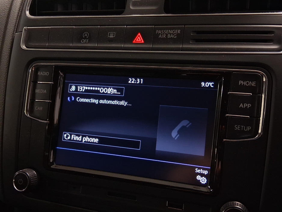 2016 Volkswagen Polo - image 12