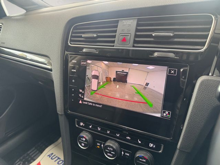 2019 Volkswagen Golf - image 14