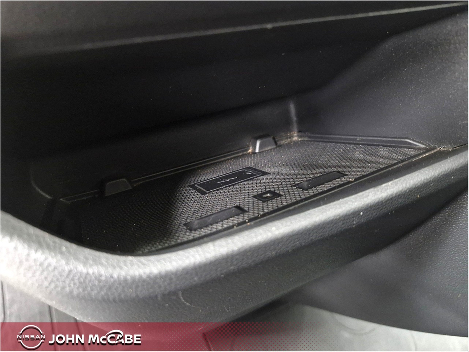 2025 Nissan Primastar - image 37