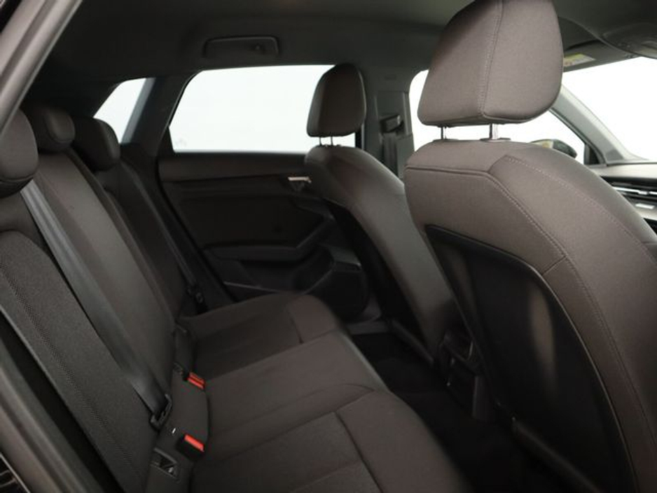 2022 Audi A3 30 TDI 116HP SE €24,750