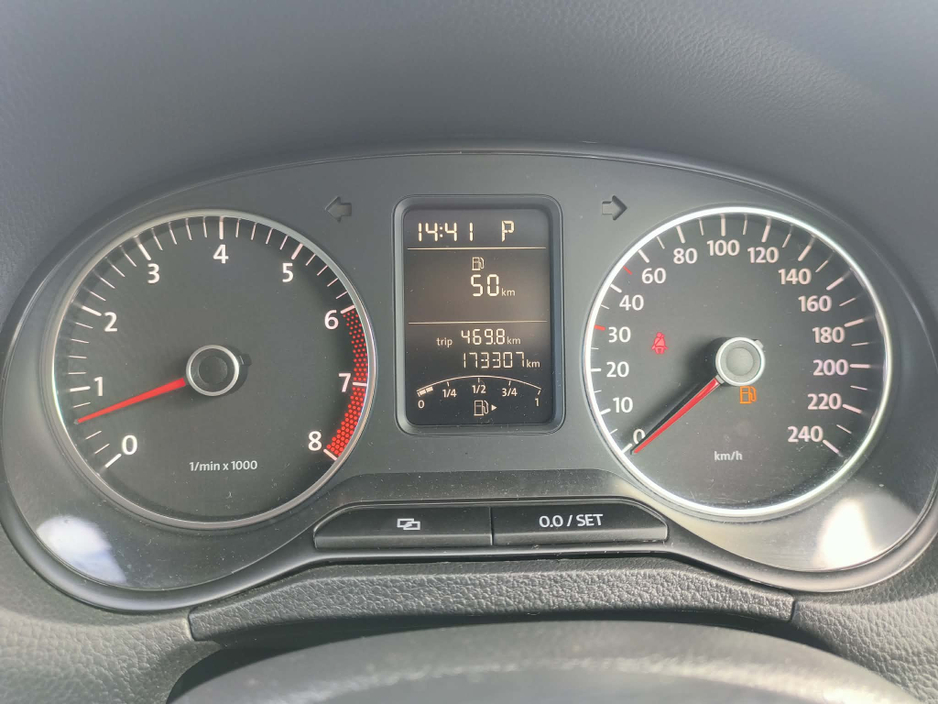 2011 Volkswagen Polo - image 11