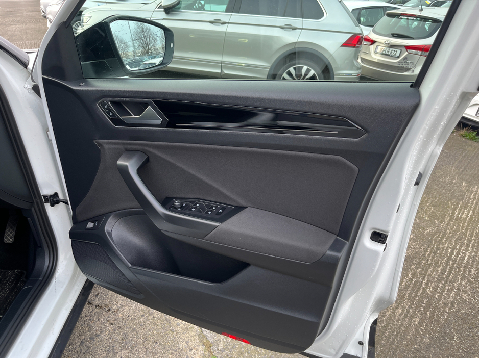 2022 Volkswagen T-Roc STLYE BLACK PACK AUTOMATIC 1.5 PETROL //LOW MILES//HIGH SPEC//KEYLESS ENTRY//ADAPTIVE CRUISE CONTROL//REVERSE CAMERA// €29,950