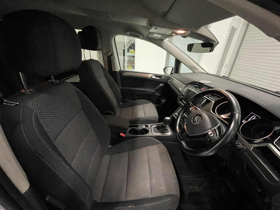 2017 Volkswagen Touran  €30,995