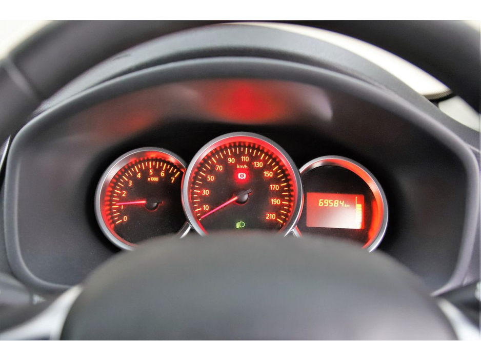 2017 Dacia Sandero - image 18