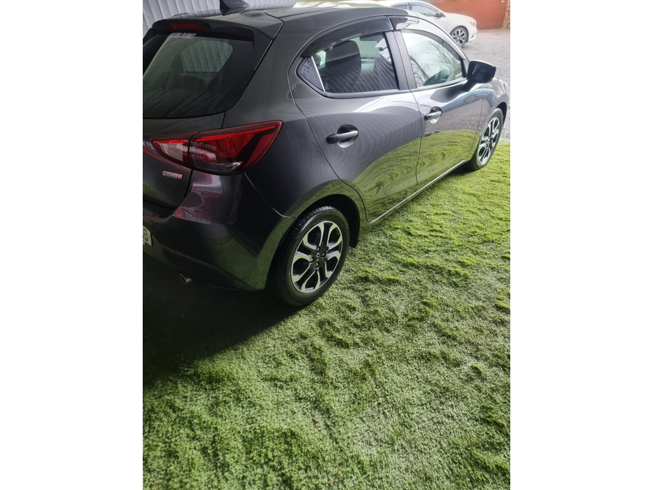 2016 Mazda Demio - image 5