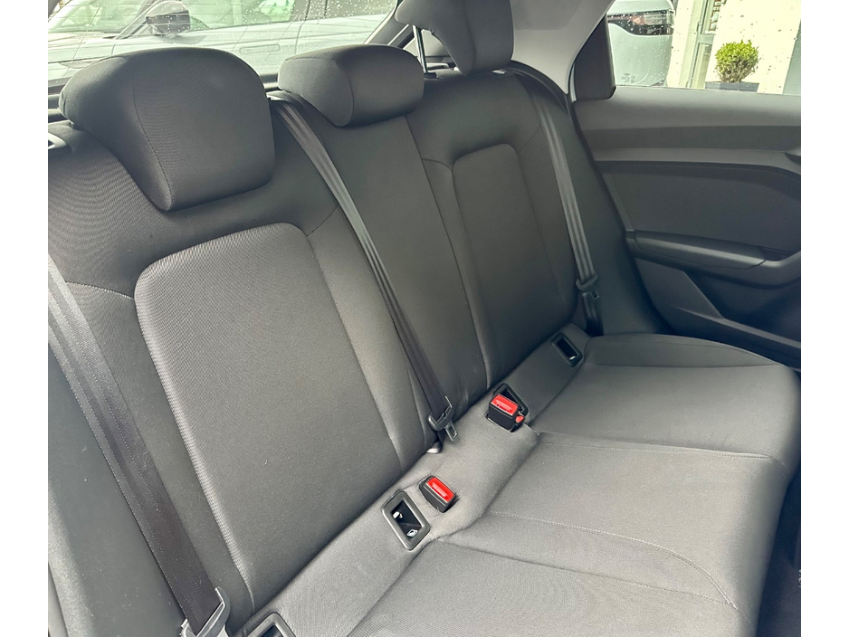 2022 Audi A1 - image 12