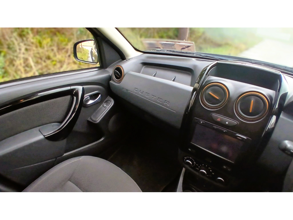 2018 Dacia Duster - image 11