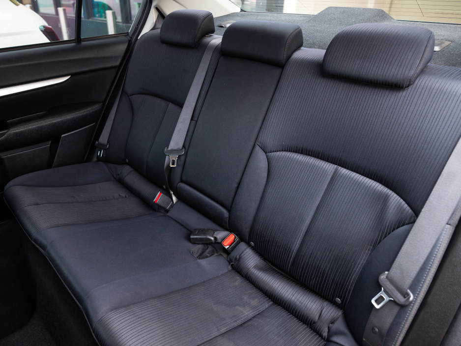 2013 Subaru Legacy - image 20