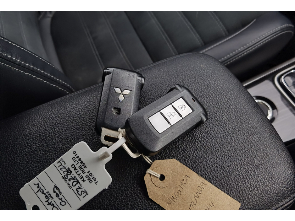 2015 Mitsubishi Outlander - image 18