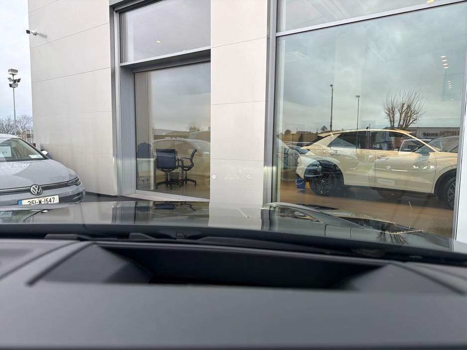 2026 Volkswagen Touareg Touareg R-Line Final Edition 231HP €113,980