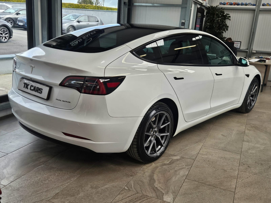 2023 Tesla Model 3 - image 4