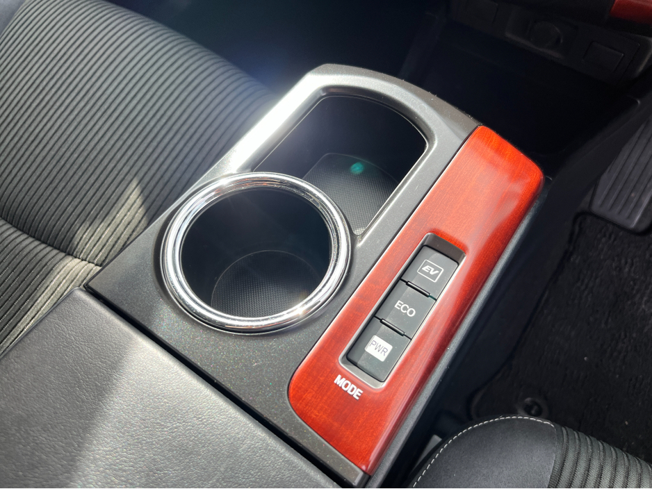 2016 Toyota Prius+ - image 18