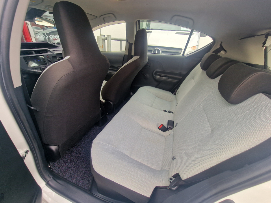 2018 Toyota Aqua - image 30