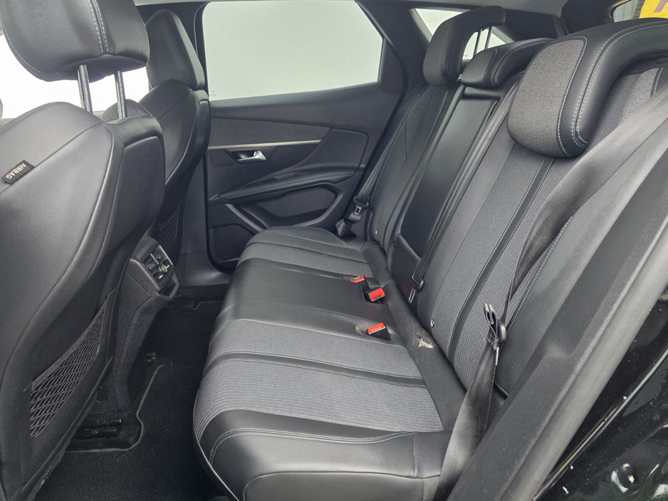 2022 Peugeot 3008 - image 9