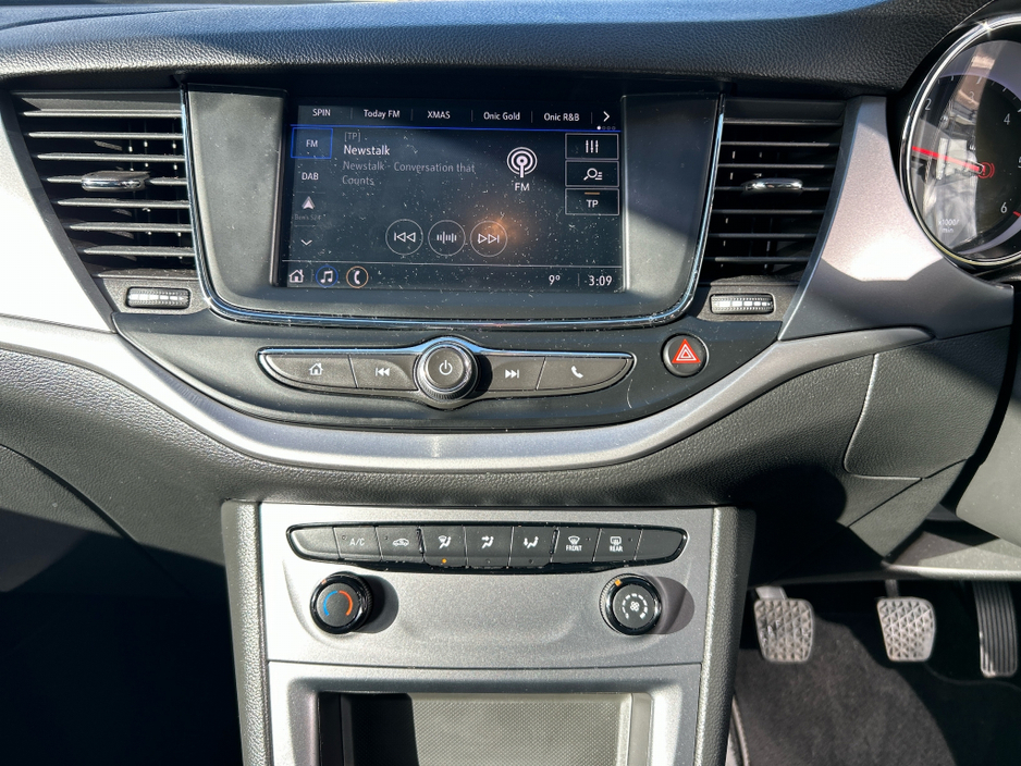 2021 Opel Astra - image 9