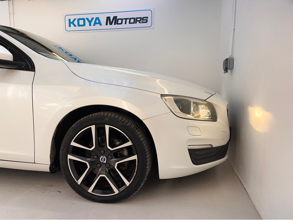 2016 Volvo S60 - image 19